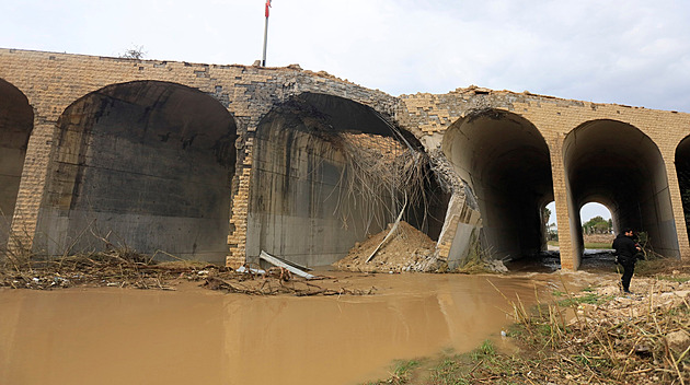 Jih Libanonu budeme ovládat i po válce, prohlásil izraelský ministr obrany