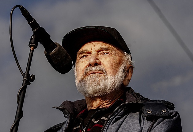 Svěrák byl symbolem komunistického režimu, profitoval z něj, prohlásil Klaus