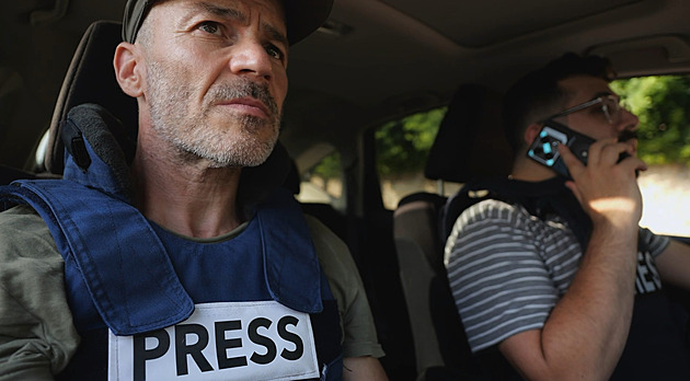 RECENZE: Média vs. Orbánova moc. Kde ale skončilo 80 rozlícených novinářů, nepoví