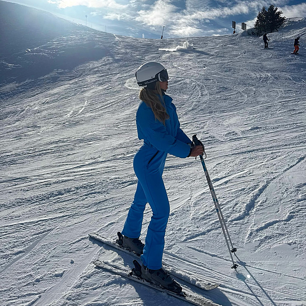 Leerdamová vyrazila na lyže v luxusní kombinéze. Obdiv sklidila i od Vonnové