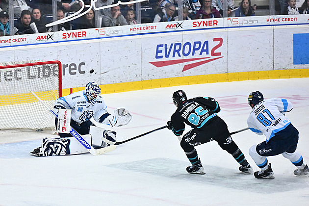 ONLINE: Dokoná Liberec obrat? Ve Varech si může zajistit postup do semifinále