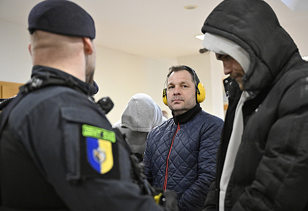 Zlínský soud řeší vazbu tří obviněných ve fotbalové kauze. Jedním z nich je Býma