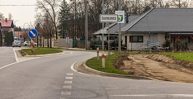 Průvod světlušek i čarodějnice škrtli. Obec paralyzoval neschválený rozpočet Průvod světlušek i čarodějnice škrtli. Obec paralyzoval neschválený rozpočet