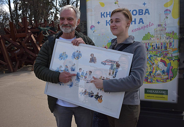 Paměť národa vyrazila s hercem Trojanem na Ukrajinu, dovezli přístroj za miliony