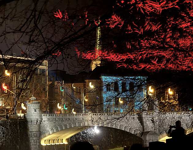 OBRAZEM: Motýlí louka i projekce na vodní stěně. Prošli jsme festival světel