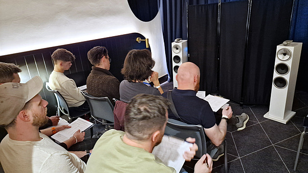 Poslechový masakr: 15 hodin slepých testů je za námi, účastnily se stovky zájemců