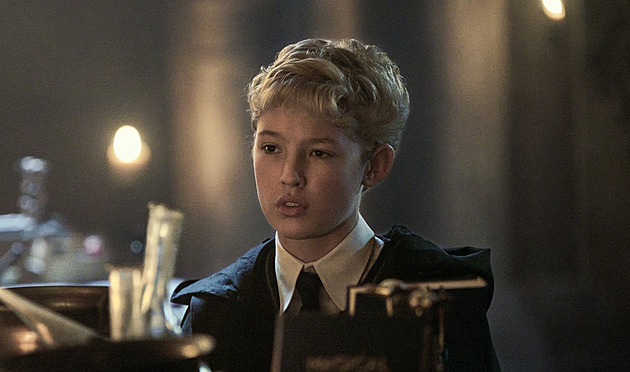 Ukradni co nejvíc rekvizit z Harryho Pottera, radí původní Draco Malfoy svému nástupci