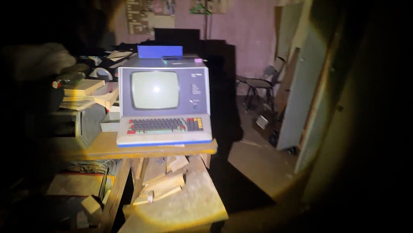 Do slovenské zbrojovky vnikli youtubeři, byli i u houfnic. Video viděly tisíce lidí