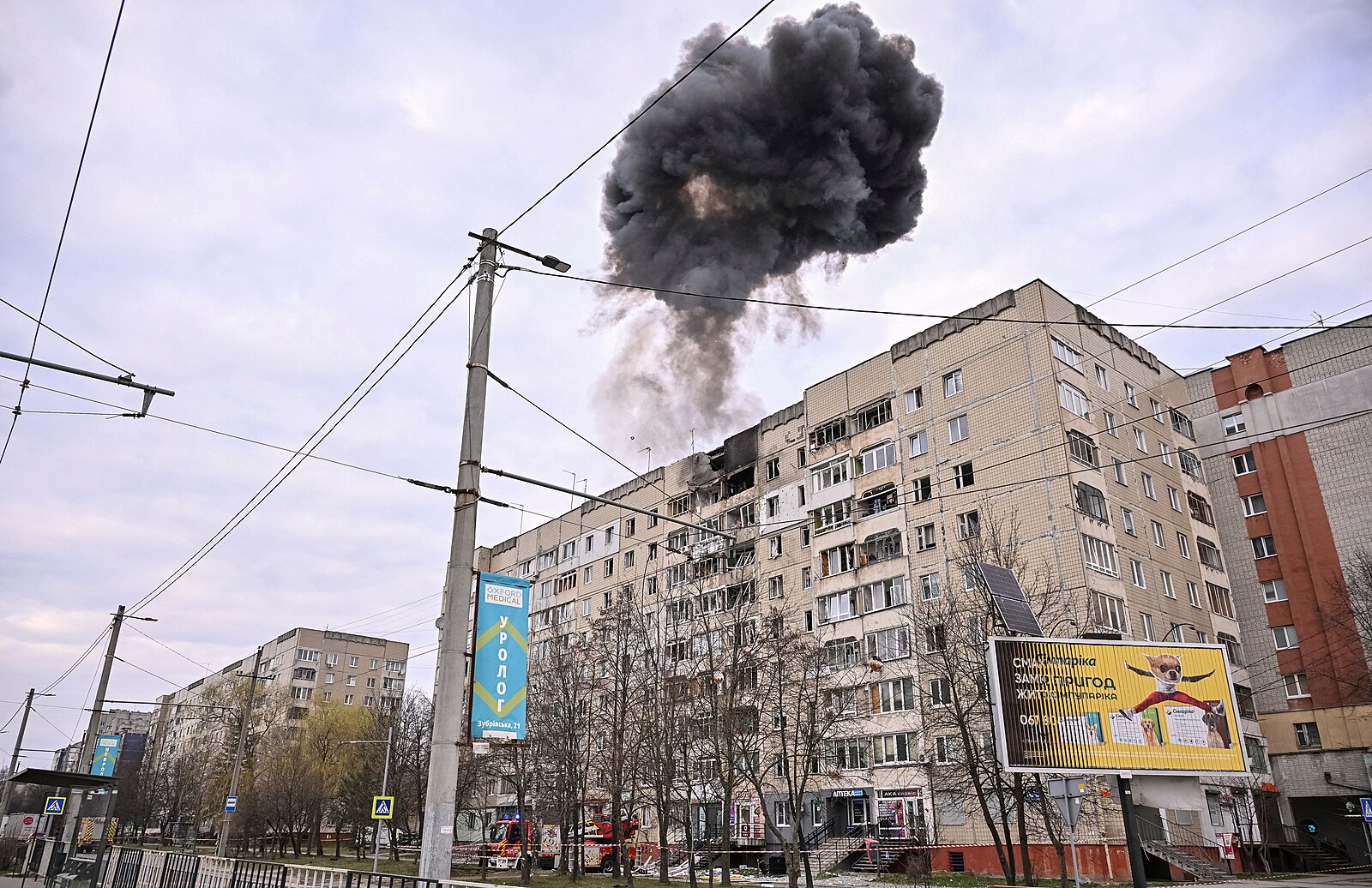 Největší útok v posledním roce. V Rusku hoří přístav, statisíce lidí jsou bez proudu