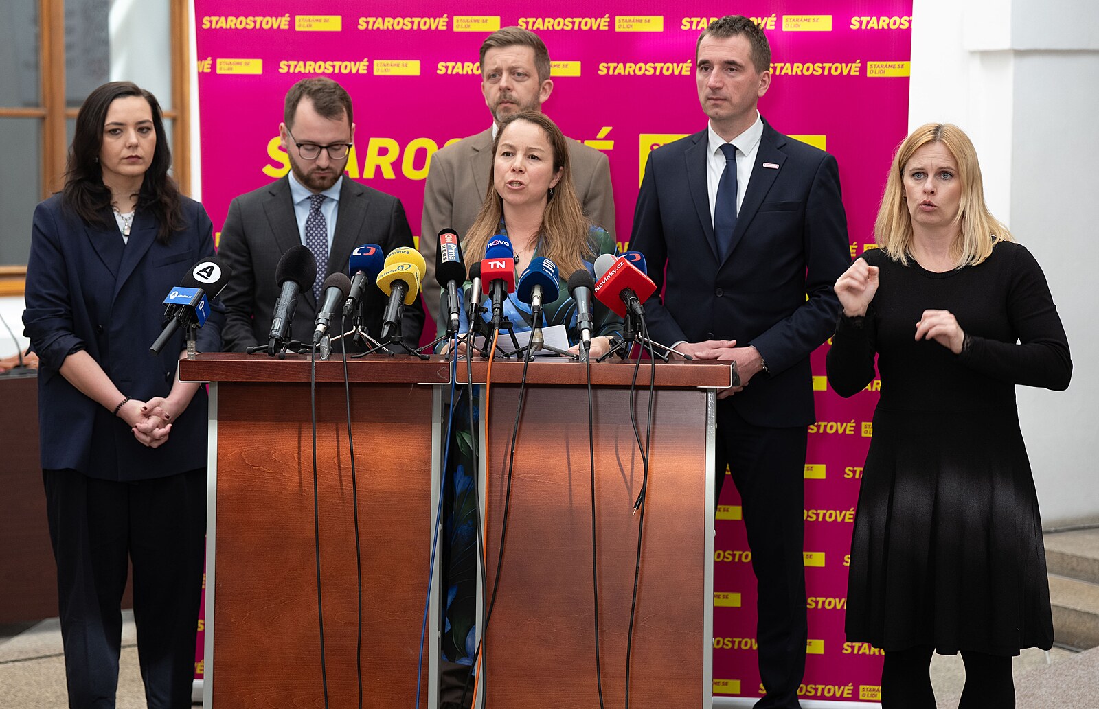 STAN svolal jednání s šéfy televize a rozhlasu, pozval i koalici. Klempíř nedorazí