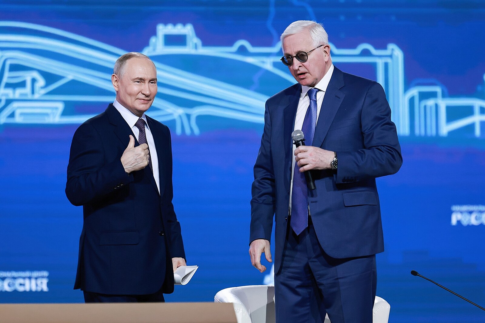 Přispějte na válku, vyzval Putin šéfy firem. Vlastník superjachty slíbil miliardy rublů