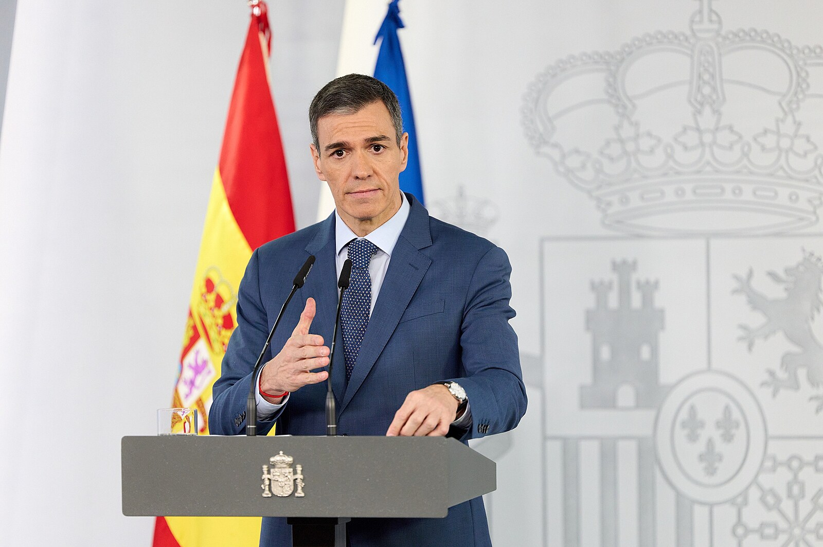 Íránské síly poslaly vzkaz španělskému premiérovi. Děkujeme, píše se na raketě