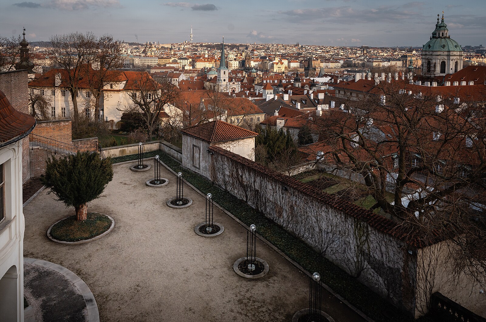 Konec dřevěných bud i jedna velká událost. Zjistěte, jak se mění Pražský hrad