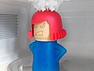 �isti� mikrovlnky (plastová figurka): Sta�í dát do mikrovlnky misku s vodou a...
