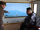 Severokorejský v�dce Kim �ong-un se zú�astnil zkou�ky motoru na tuhé palivo s...