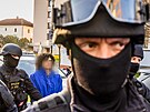 Soud rozhoduje o vazb� podez�elých ze �há�ského útoku v Pardubicích. (24....