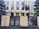 Na budovu Ruského st�ediska v�dy a kultury v pra�ské Buben�i hodil n�kdo...