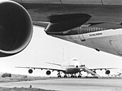 Nejhorší srážku dvou 747 před 49 lety nepřímo zavinil výbuch. Nepřežilo 583 lidí