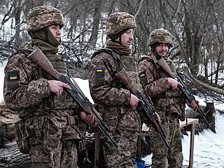Ukrajin�tí vojáci z praporu Alcatraz slo�eného z n�kdej�ích v�z�� se ú�astní...