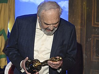 Oslava 90. narozenin herce, scenáristy, autora divadelních her Zde�ka Sv�ráka s...