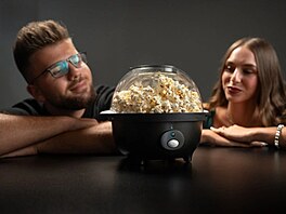 Popcornova�: Horkovzdu�né verze d�lají suchý popcorn bez chuti. V�t�í hrnec s...