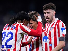 Hrá�i Atlétika Madrid slaví trefu v derby proti Realu.