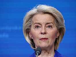 P�edsedkyn� Evropské komise Ursula von der Leyenová a �éf Evropské rady António...