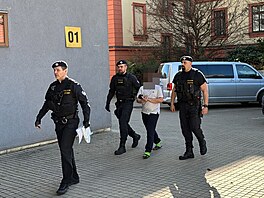 Obvodní soud pro Prahu 4 rozhodne o vazb� pro mu�e, kterého kriminalisté...