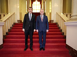 P�edseda vlády Andrej Babi� se setkal s ministrem Jaromírem Z�nou na...