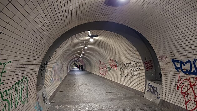 �i�kovsk� tunel spojuj�c� �i�kov a Karl�n (b�ezen 2026)