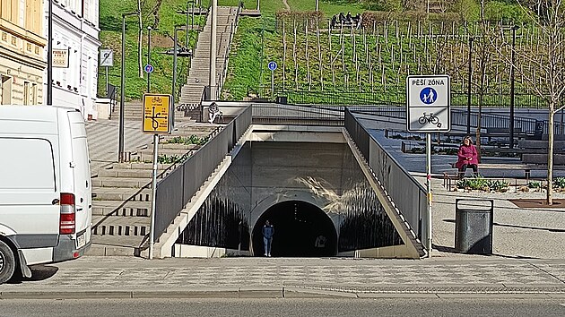 �i�kovsk� tunel spojuj�c� �i�kov a Karl�n (b�ezen 2026)
