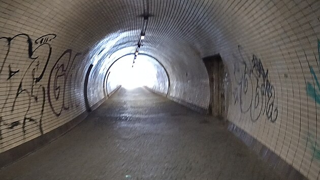 �i�kovsk� tunel spojuj�c� �i�kov a Karl�n (b�ezen 2026)