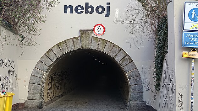 �i�kovsk� tunel spojuj�c� �i�kov a Karl�n (b�ezen 2026)