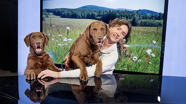 Hostem po�adu Rozst�el je Kl�ra Hlubock�, jedin� �esk� psovodkyn� specializuj�c� se na vyhled�v�n� neleg�ln� nastra�en�ch otr�ven�ch n�vnad v p��rod�.