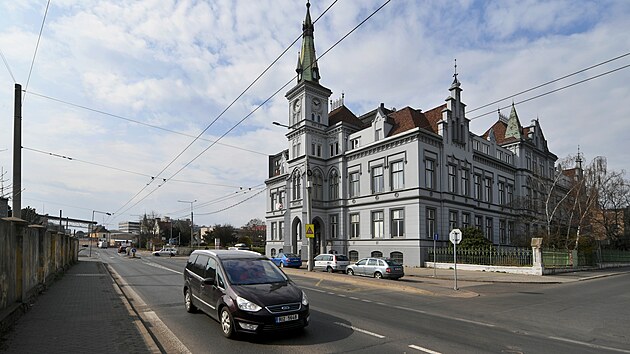 Pam�tkov� chr�n�n� reprezentativn� novogotick� z�me�ek v �st� nad Labem, kter� byl prvn�m s�dlem Spolchemie. (20. b�ezna 2026)