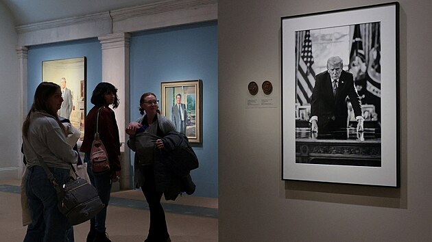 Americk� Komise pro kr�sn� um�n� schv�lila n�vrh zlat� mince s podobiznou prezidenta Trumpa k p�ipom�nce 250. v�ro�� zalo�en� Spojen�ch st�t�. Jej� motiv poch�z� z t�to fotografie. (19. b�ezna 2026)