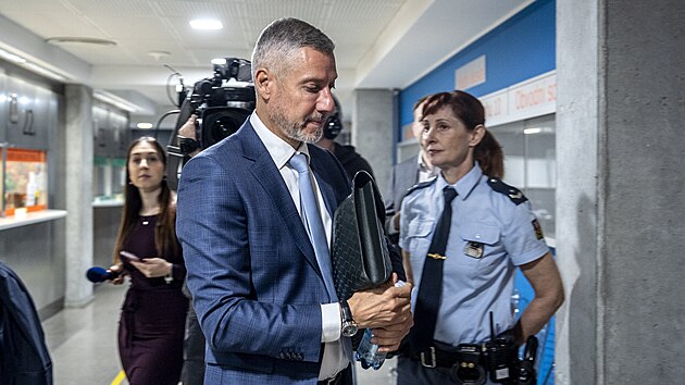 Pokra�uje hlavn� l��en� v p��padu korupce p�i zad�v�n� zak�zek pra�sk�ho dopravn�ho podniku (DPP) - kauza Dozimetr. Na sn�mku Michal Redl. (23.b�ezna 2026)