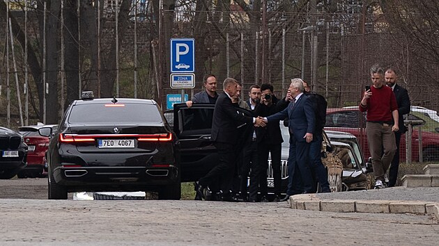 Babiš jedná na obraně se Zůnou. Řeší rozpočet i zakázky minulé vlády