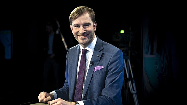 Z�krt se vr�til kv�li neo�kovan�m d�tem. Na povinn� vakcinaci trv�me, ��k� Vojt�ch