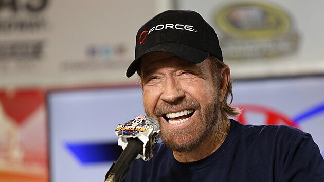 Legend�rn� americk� herec Chuck Norris (2016)