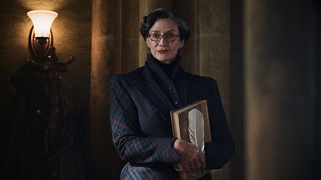 Janet McTeerov� jako profesorka McGonagallov� v seri�lu Harry Potter a K�men mudrc�