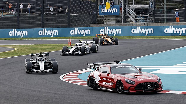 Andrea Kimi Antonelli z Mercedesu jede Velkou cenu Japonska.