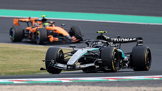 Andrea Kimi Antonelli z Mercedesu jede Velkou cenu Japonska.
