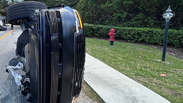 P�evr�cen� SUV golfisty Tigera Woodse.