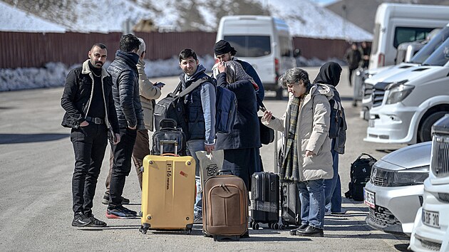 Írán�tí uprchlíci p�e�li turecký hrani�ní p�echod Kapiköy. (3. b�ezna 2026)