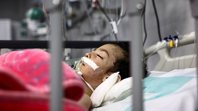 V teher�nsk� nemocnici o�et�uj� d�t� zran�n� p�i americko-izraelsk�m �toku. (28. b�ezna 2026)