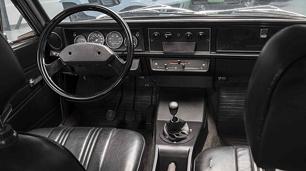 K pohonu �kody 720 slou�� �ty�v�lec o objemu 1,5 litru s v�konem 85 kon�, a to ve spojen� se �ty�stup�ovou p�evodovkou.