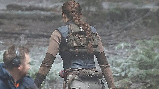 Sophie Turner jako Lara Croft - sn�mky z nat��en�
