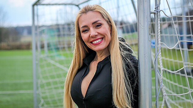 Na Instagramu sleduje jej� profil p�es 16 tis�c lid� (27. b�ezna 2026).