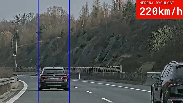 Hl�dka d�lni�n� policie p�istihla na D35 �idi�e, kter� uh�n�l rychlost� a� 220 kilometr� v hodin�.
